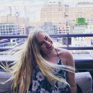 Meet your Posher, Emily